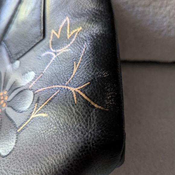 Hand painted leather purse. - Picture 9 of 9